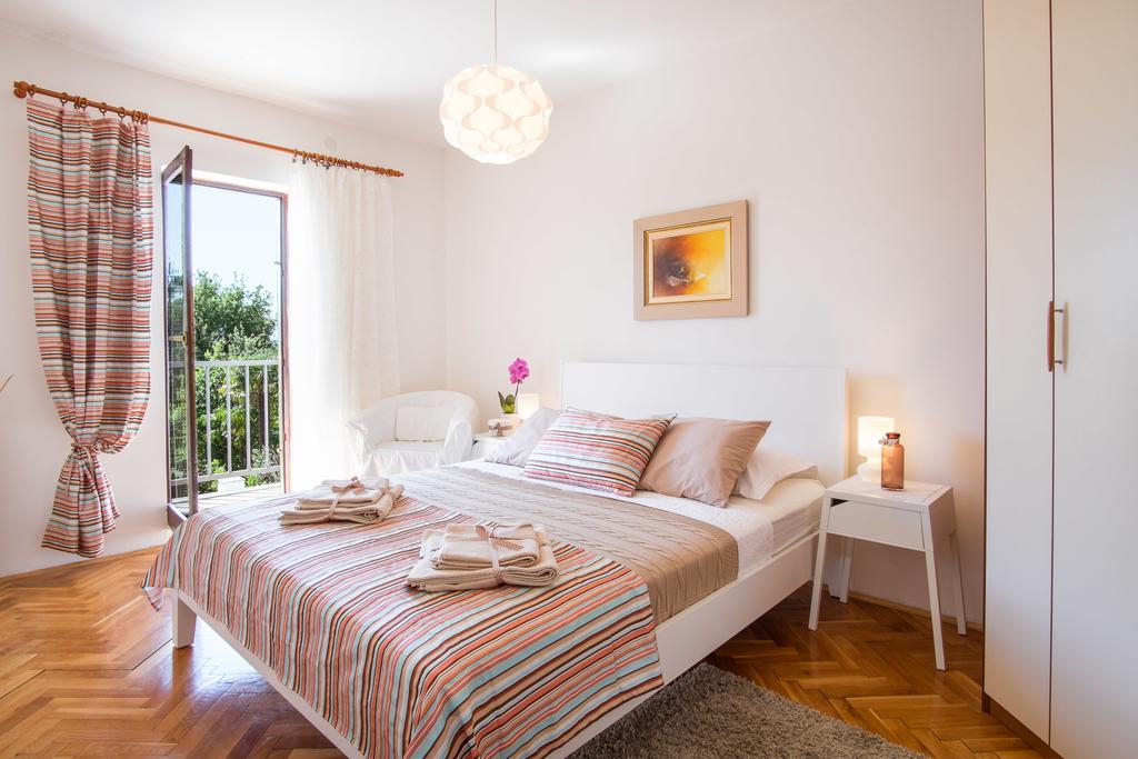 Apartment Katarina Малинска Стая снимка